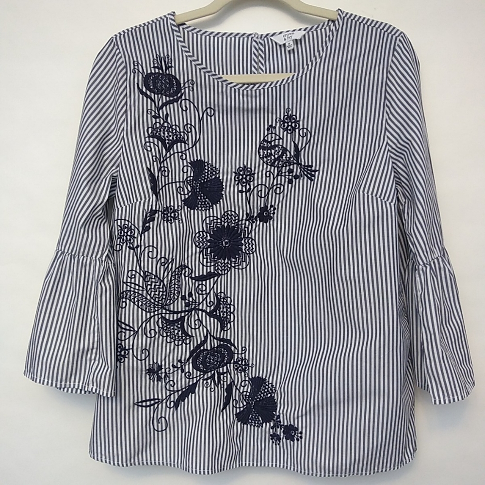 Crown & Ivy top stripes, embroidered birds flowers